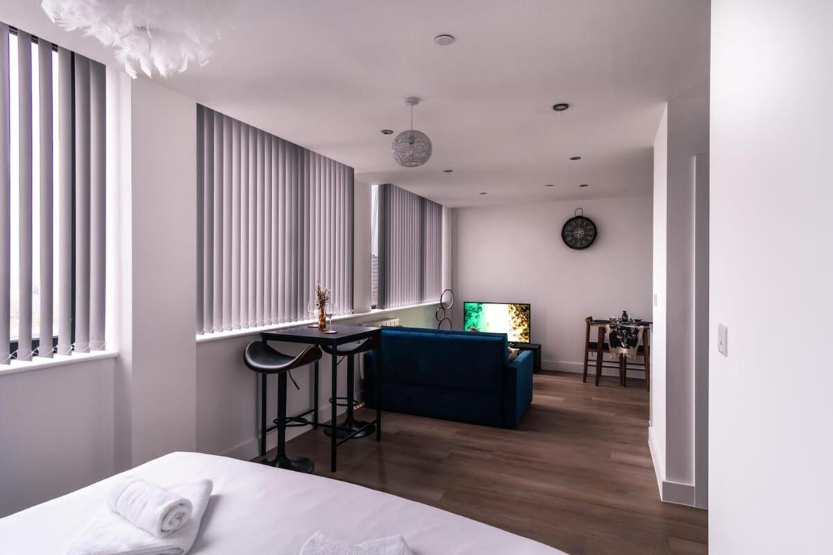 Stay Zeni, Alexandra Rise Manchester Fab Studio Buitenkant foto